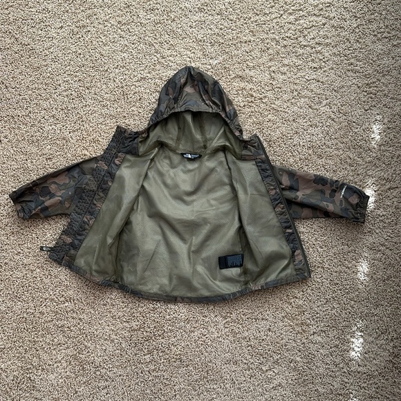 Toddler wind breaker - Picture 2 of 3